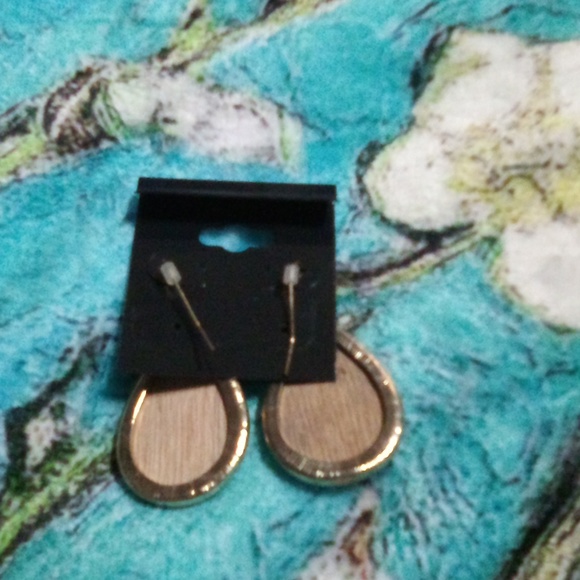 Teal wooden teardrop earrings - Picture 3 of 4